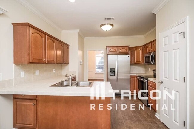 Building Photo - 4409 Spring Cove Dr