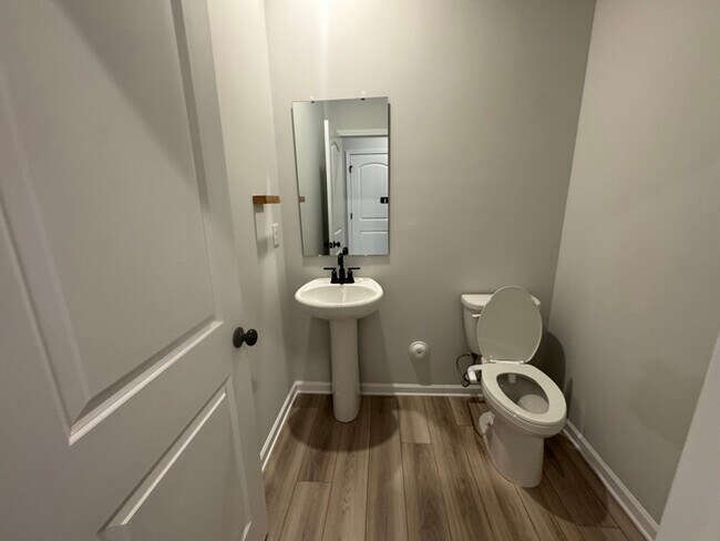 Foto del edificio - 4817 Raspberry Knoll Dr