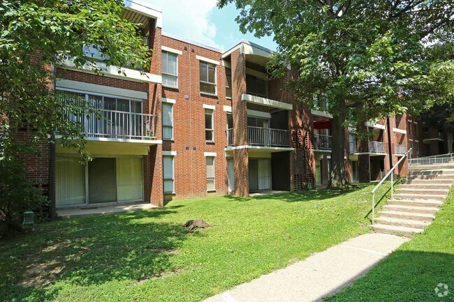 Foto del edificio - Greenbriar Club Apartments