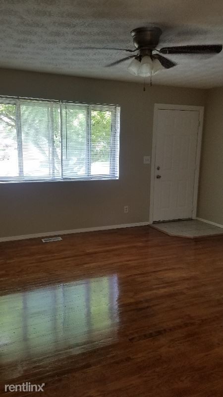 Foto del edificio - 3 br, 1 bath House - 1135 Buckskin Trl
