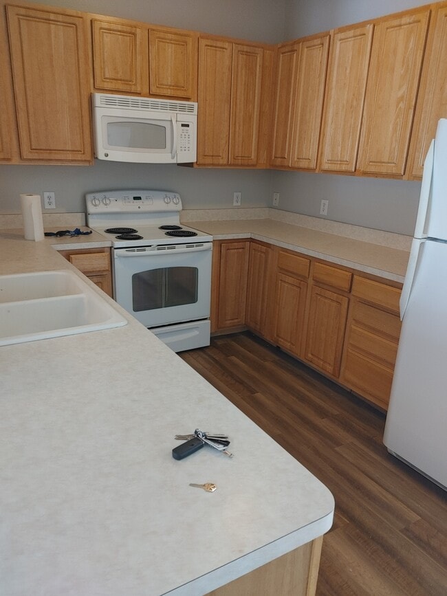 Building Photo - The Village of Scioto Meadows