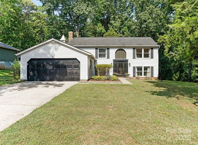 Building Photo - 9324 Rainbow Forest Dr