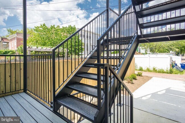 Foto del edificio - 410 K St NE