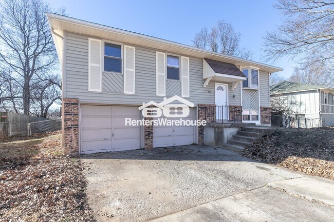 Building Photo - 203 Village Ln