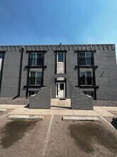Building Photo - Myers Court