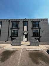 Building Photo - Myers Court