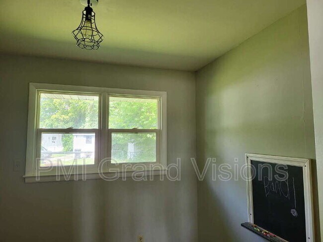 Foto del edificio - 1425 S Fairview Ave