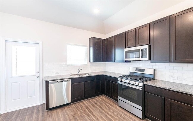 Building Photo - 1310 Ponderosa Pne Dr