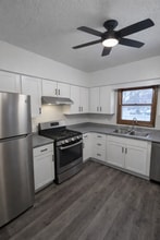 Building Photo - 710 Genrich St