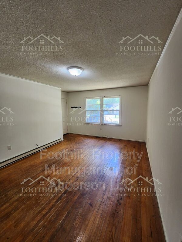 Building Photo - 418 W Fredericks St