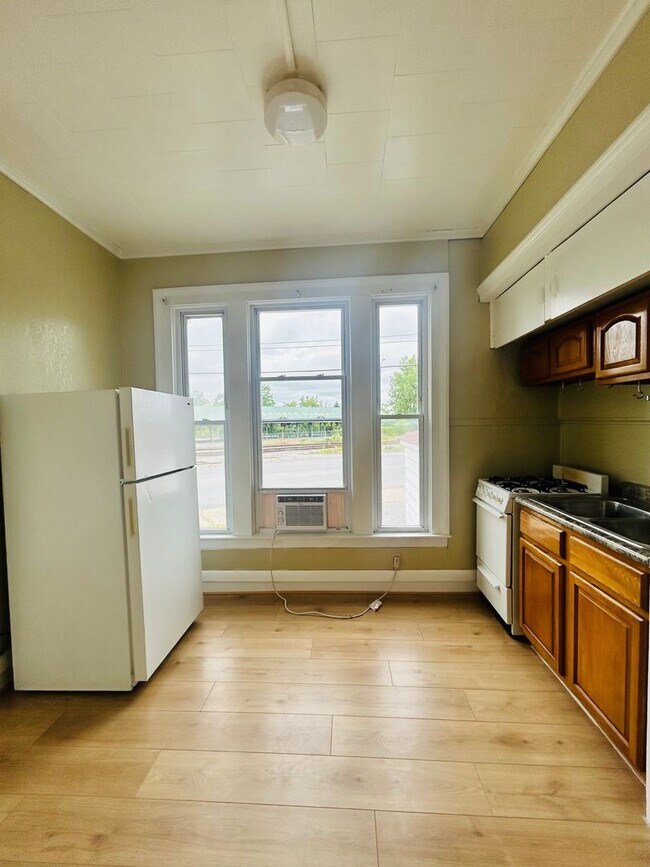 Building Photo - 148 N Mechanic St