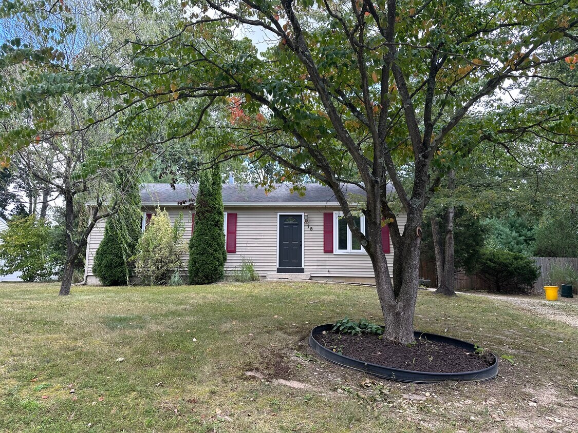 Primary Photo - 16 Woodside Ln