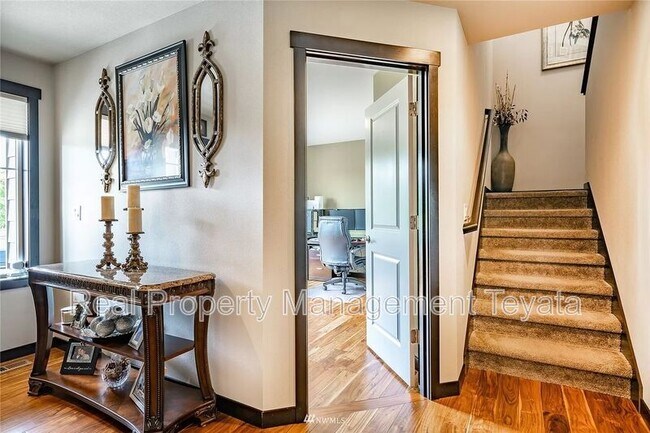 Building Photo - 4352 Castlerock Dr