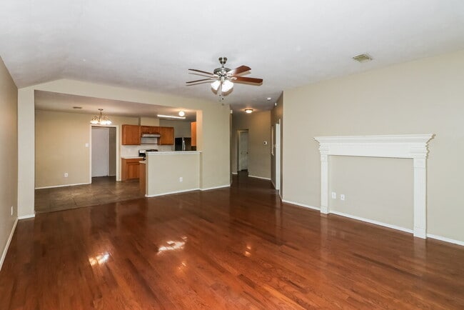 Foto del edificio - 6618 Sutton Meadows Dr