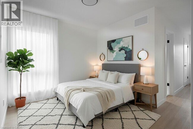 Photo du bâtiment - 15 Cedar St N