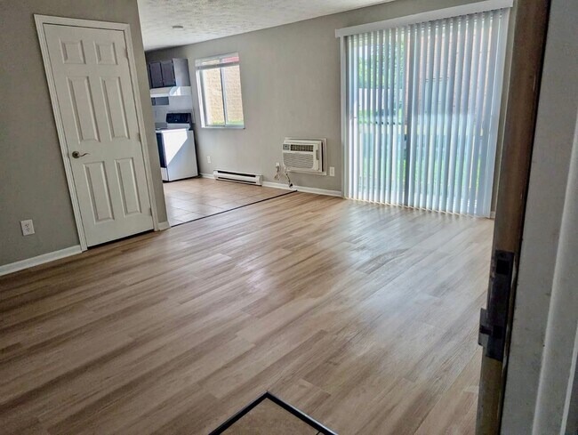 Foto del edificio - A Fresh Start: Renovated 2-Bedroom in Serene Englewood with Washer/Dryer Hookups!