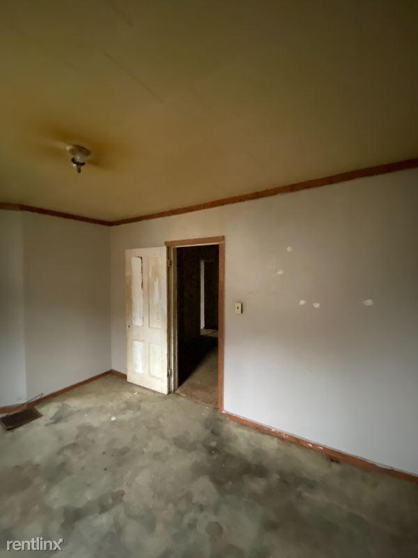 Building Photo - 2 br, 1 bath House - 233 N Hawkins Ave A U...