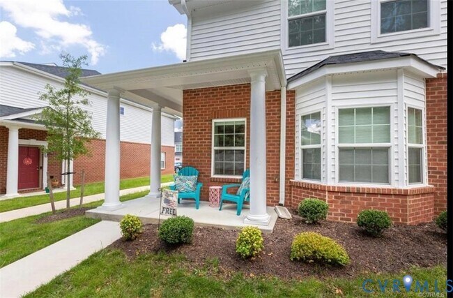 Foto del edificio - 7358 Pebble Lake Dr