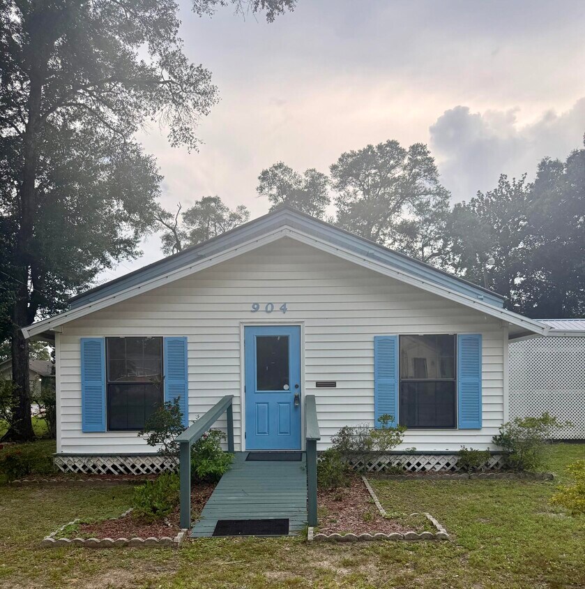 Foto principal - 904 Mapoles St