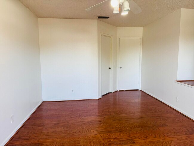 Building Photo - 6262 Riverwalk Ln