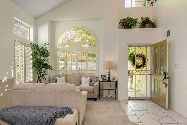 Foto del edificio - 6809 Medinah Ln NE