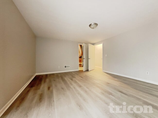 Foto del edificio - 5569 Princeton Oaks Ln