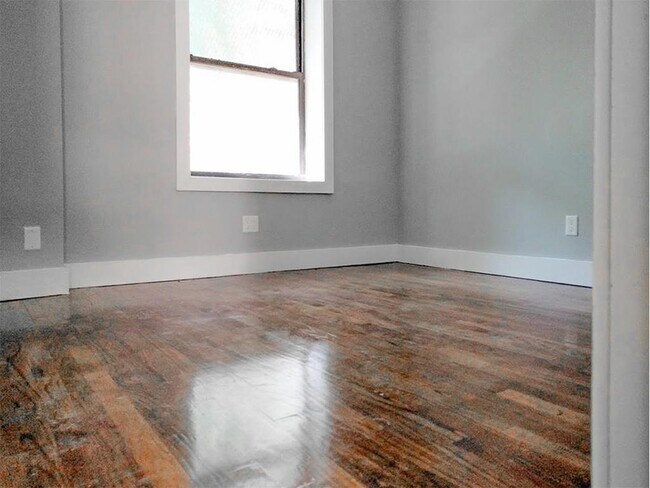 Foto del edificio - 398 E 18th St