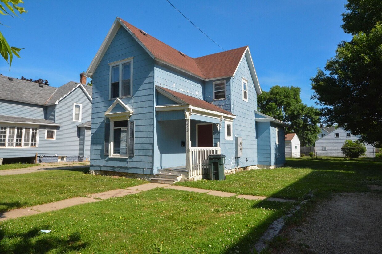 606 2nd Ave NW Unit A, Austin, MN 55912 Room for Rent in Austin, MN