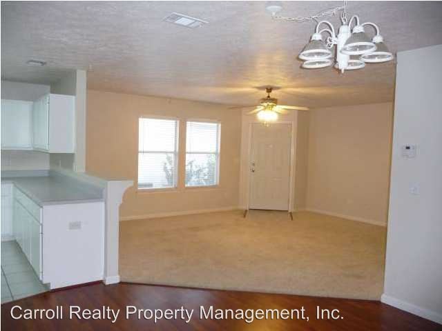Building Photo - 3 br, 2 bath House - 2823 E. 17th St