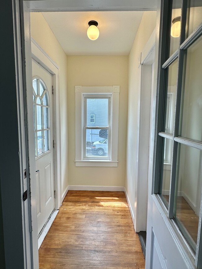 Mudroom - 99 Andrews St