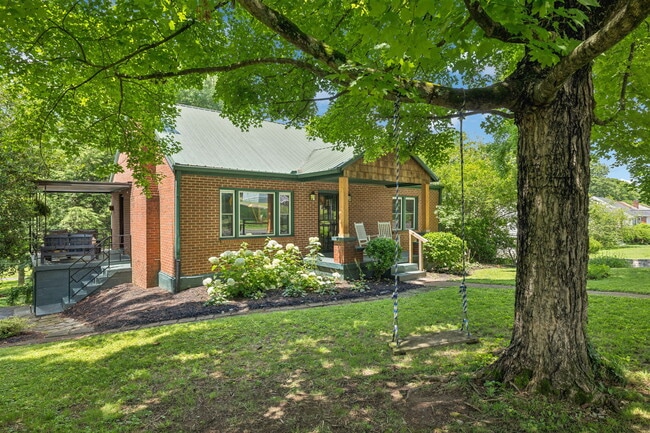 Building Photo - 1338 Ardee Ave