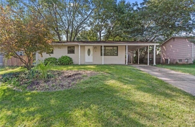 Building Photo - 4 Toelle Dr
