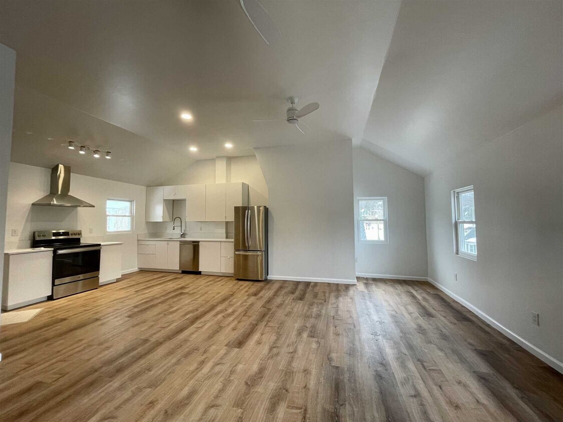 84 E Main St, Beacon, NY 12508 Room for Rent in Beacon, NY