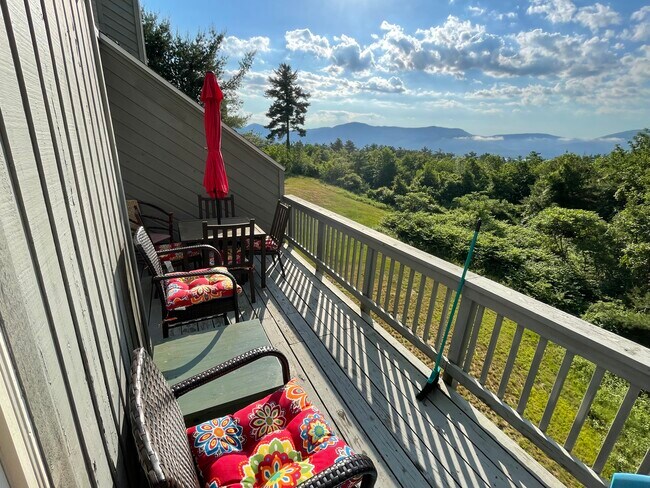Foto del edificio - 1 Juniper Hill Dr