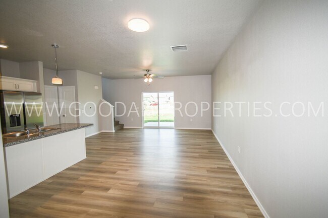 Foto del edificio - 3 Bedroom 2,5 Bath Townhouse in Waukee