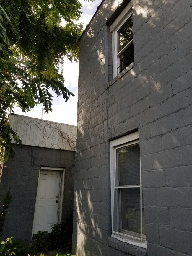 Building Photo - 14 Oriental St