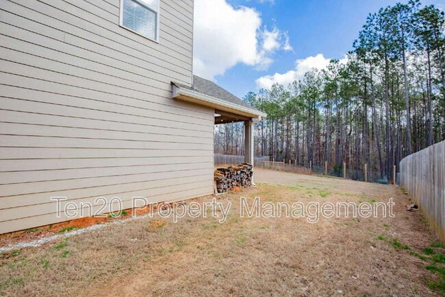 Building Photo - 122 Cedar Wy