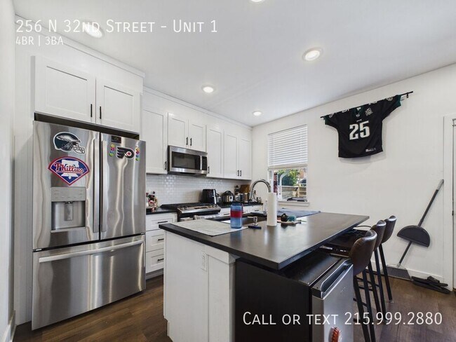 Building Photo - 256 N 32nd St