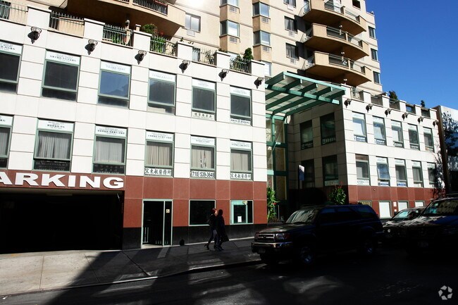Building Photo - 13347 Sanford Ave