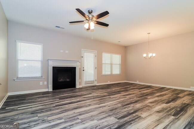 Foto del edificio - 403 Willow Ct