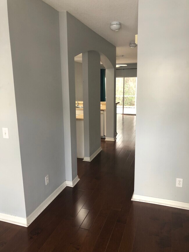Foto del edificio - 5720 Fishhawk Ridge Dr