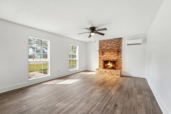 Building Photo - 3211 Park Garden Dr