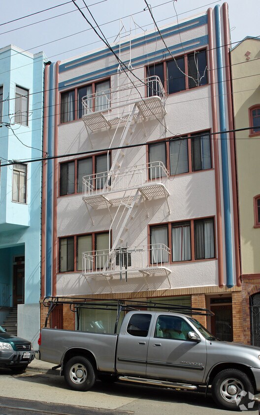 Foto del edificio - 1030-1032 Washington St