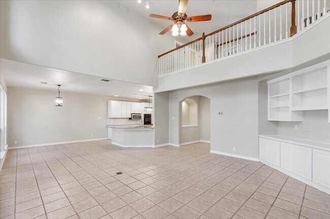 Foto del edificio - Rent this gem in the Rogers Ranch neighbor...