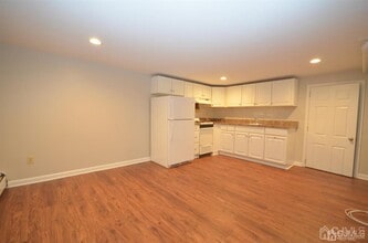 Building Photo - 405 N Washington Ave