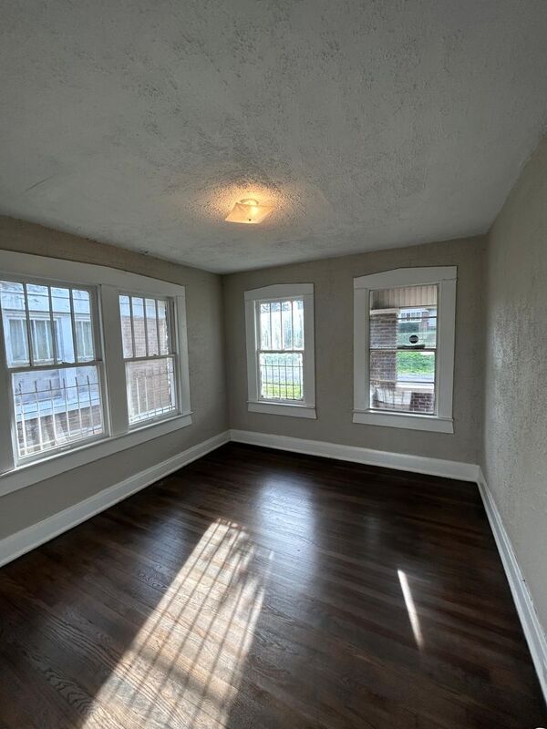 Foto del edificio - 820 Valley Rd