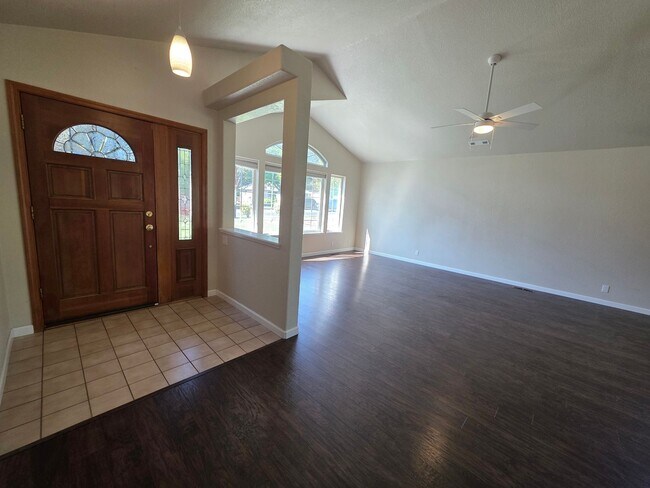 Foto del edificio - 1229 NW Conklin Ave