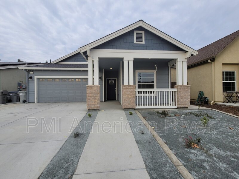 Primary Photo - 1353 Molly Ave