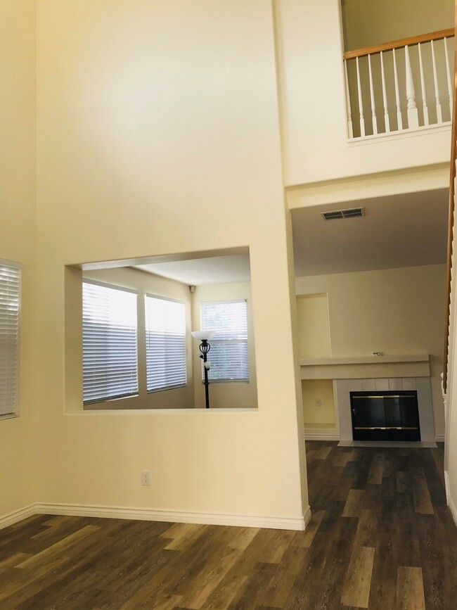 Building Photo - 32986 Terrace Dr