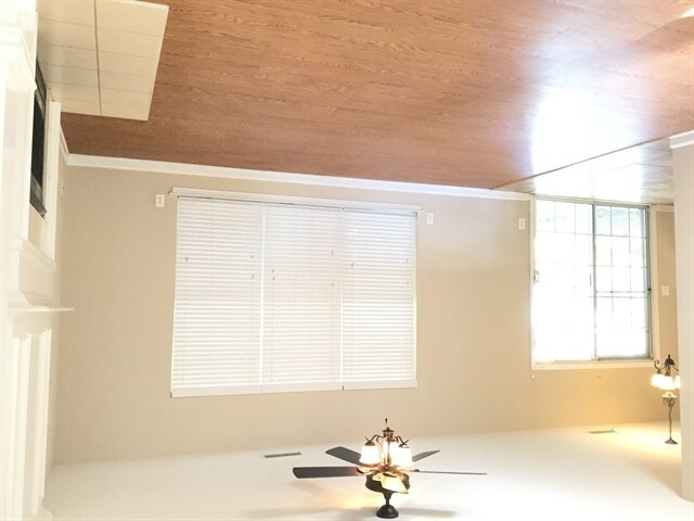 Building Photo - 6046 Creekview Court
